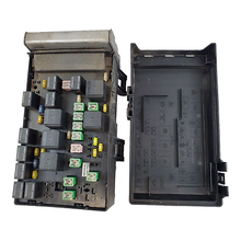 05-07 Town & Country, Caravan IPM Fuse & Relay Center Box 05144505AF 051445AC