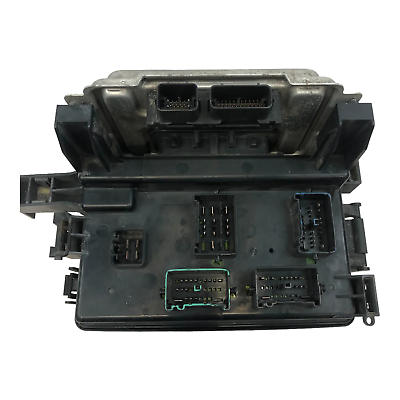 05 C-300 FUSE BOX MAIN PANEL ENGINE BODY CONTROL MODULE P05087166AI