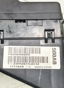 05 Dodge Neon Junction Fuse Box 05084500AB OEM