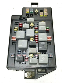 01-02 Buick Rendezvous, Pontiac Aztek Under Hood Fuse Box 10311477 GM