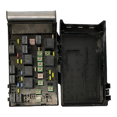 03 05 Dodge Caravan Power Module Fuse Box Relay Control Unit 05144506AD