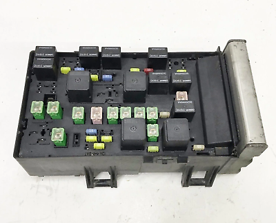 01-07 Dodge Caravan 3.3L A/T Fuse Box Relay Unit 05144507AC
