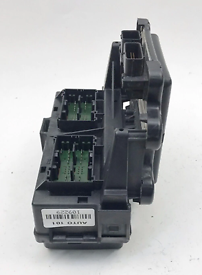 05 Jeep Grand Cherokee 3.7L V6 Fuse Box Relay 04839337AC
