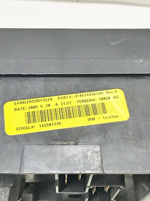 01-07 Dodge Caravan 3.3L A/T Fuse Box Relay Unit 05144507AC