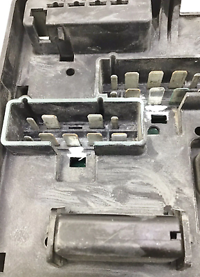 03-05 Dodge Caravan Power Module Fuse Box Relay Control Unit 05144506AE