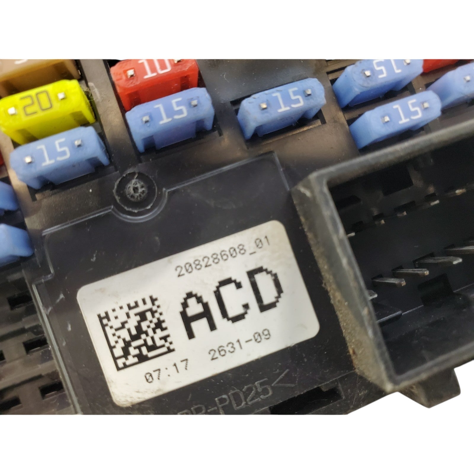 ✅08-11 CHEVY SILVERADO SIERRA FUSE BOX (G25) 20828608-01