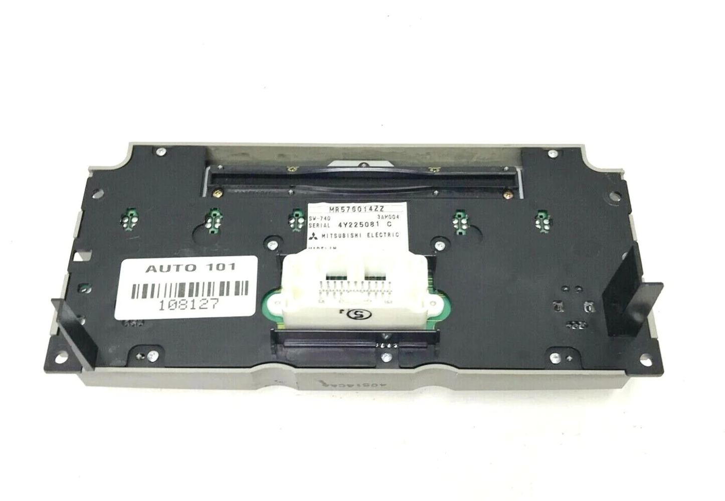 2004- 2005 Mitsubishi Endeavor CD Audio Radio Control Faceplate MR576014ZZ