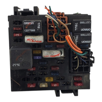 1999-2006 Chevy Gmc Sierra Silverado Fuse Box Relay Unit Used OEM 15319400-03