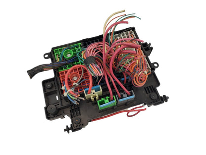 03-05 Chevrolet Silverado Fuse Box Relay Unit 15115615-02 Module