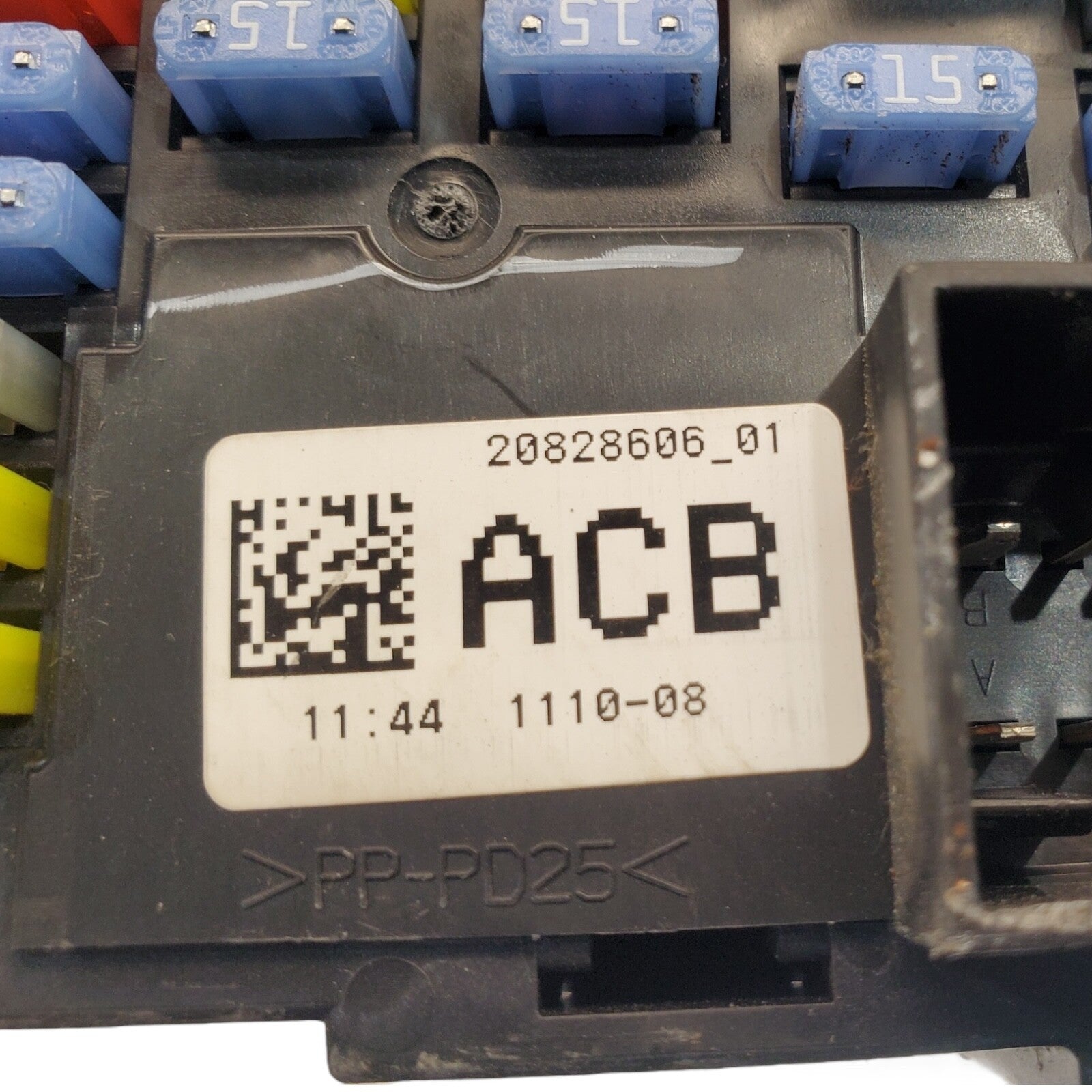 09-12 CHEVROLET TAHOE YUKON DASH FUSE PANEL 20828606-01