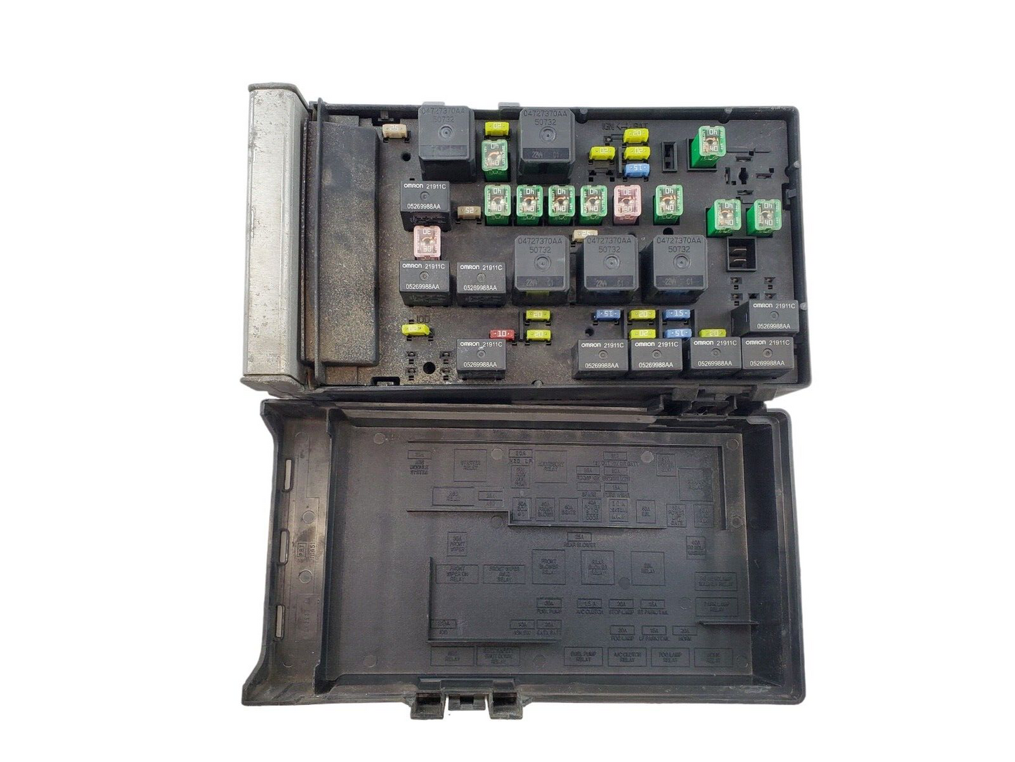 04-07 Dodge Grand Caravan Multifunction Fuse Box 05144579 / 05144505