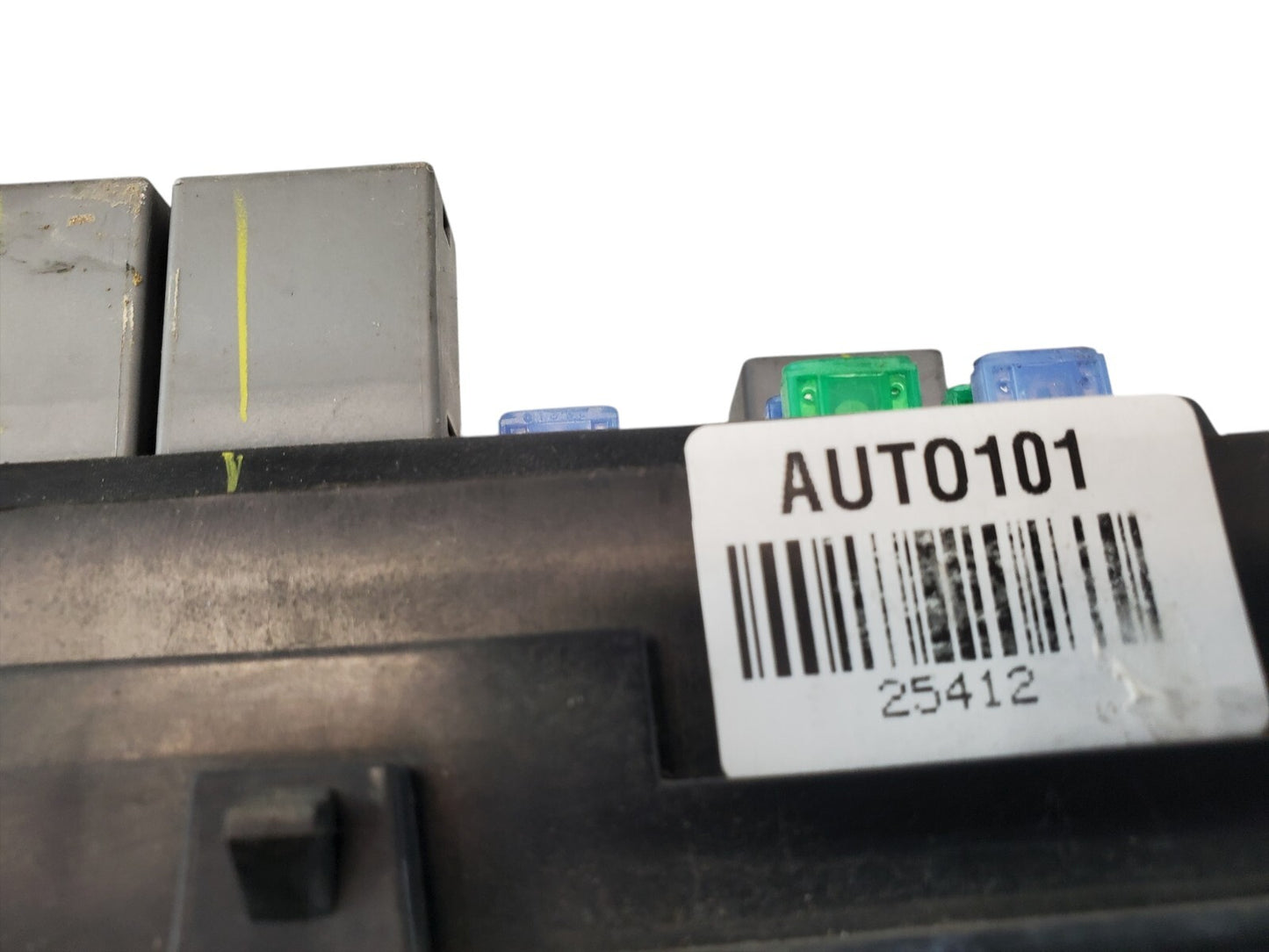03-05 Chevrolet Silverado Fuse Box Relay Unit 15115615-02 Module
