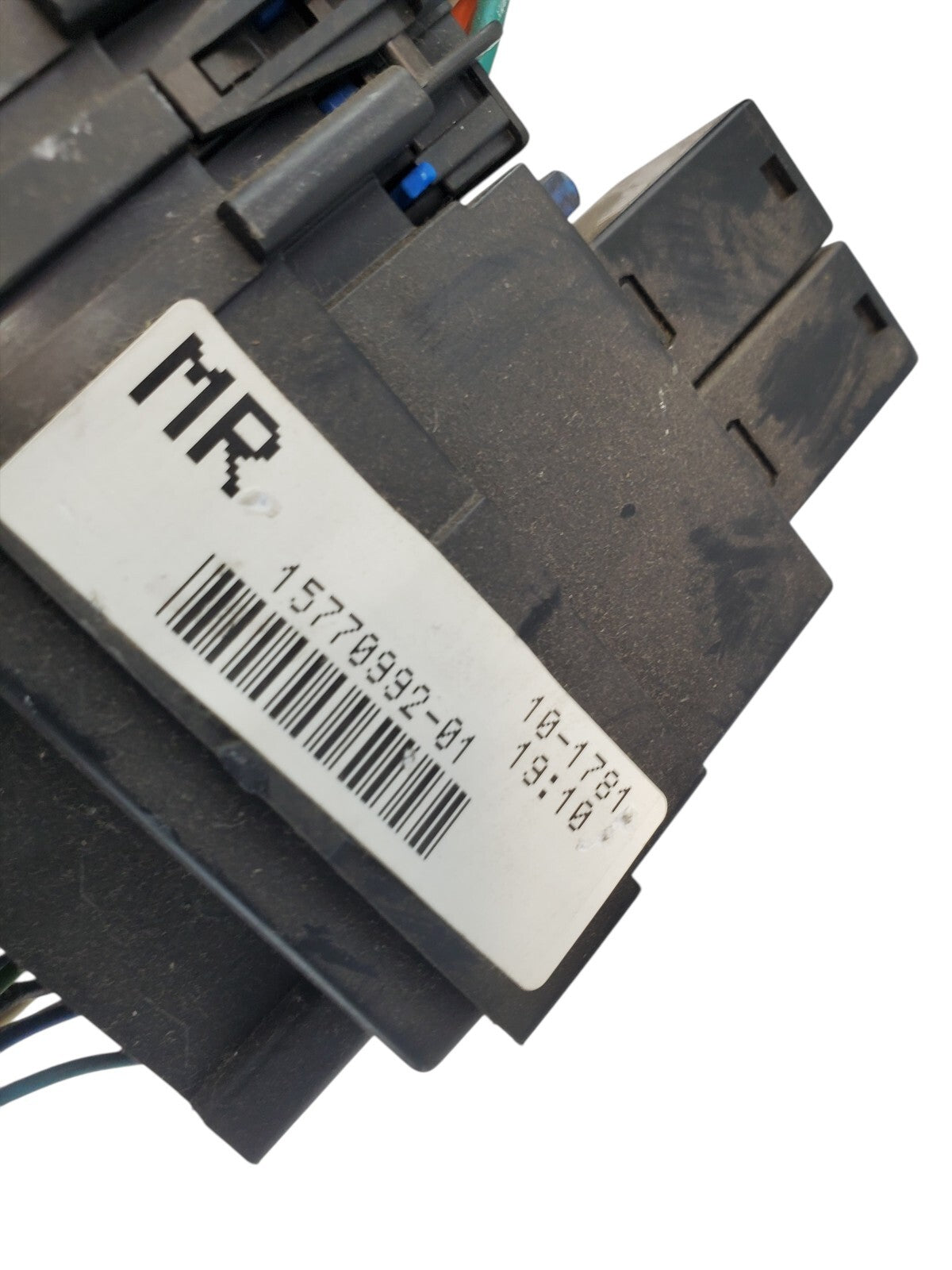 99-06 Chevy Silverado GMC Sierra Suburban Fuse Relay Box 15770992-01