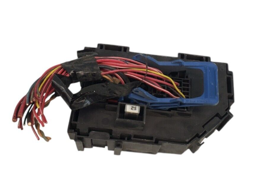 07 GMC Yukon XL FUSE RELAY BOX 15925044-02 OEM