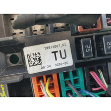 2007-2014 CHEVROLET SILVERADO INTERIOR CABIN FUSE RELAY BOX 20813087 OEM