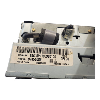 98 Chevrolet Trailblazer FM Radio Cassette Player 09356085