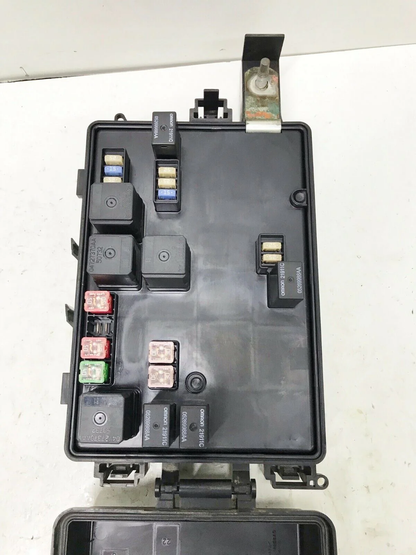 06 Dodge Charger Fuse Box Junction OEM Module 04692170AG
