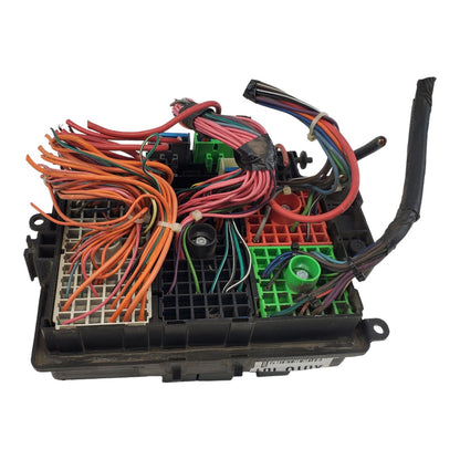 2003-2006 Escalade Tahoe Yukon Fuse Box 15201930-02