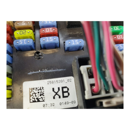 2009 Yukon XL Suburban Escalade Cabin Fuse Box 25815391 02