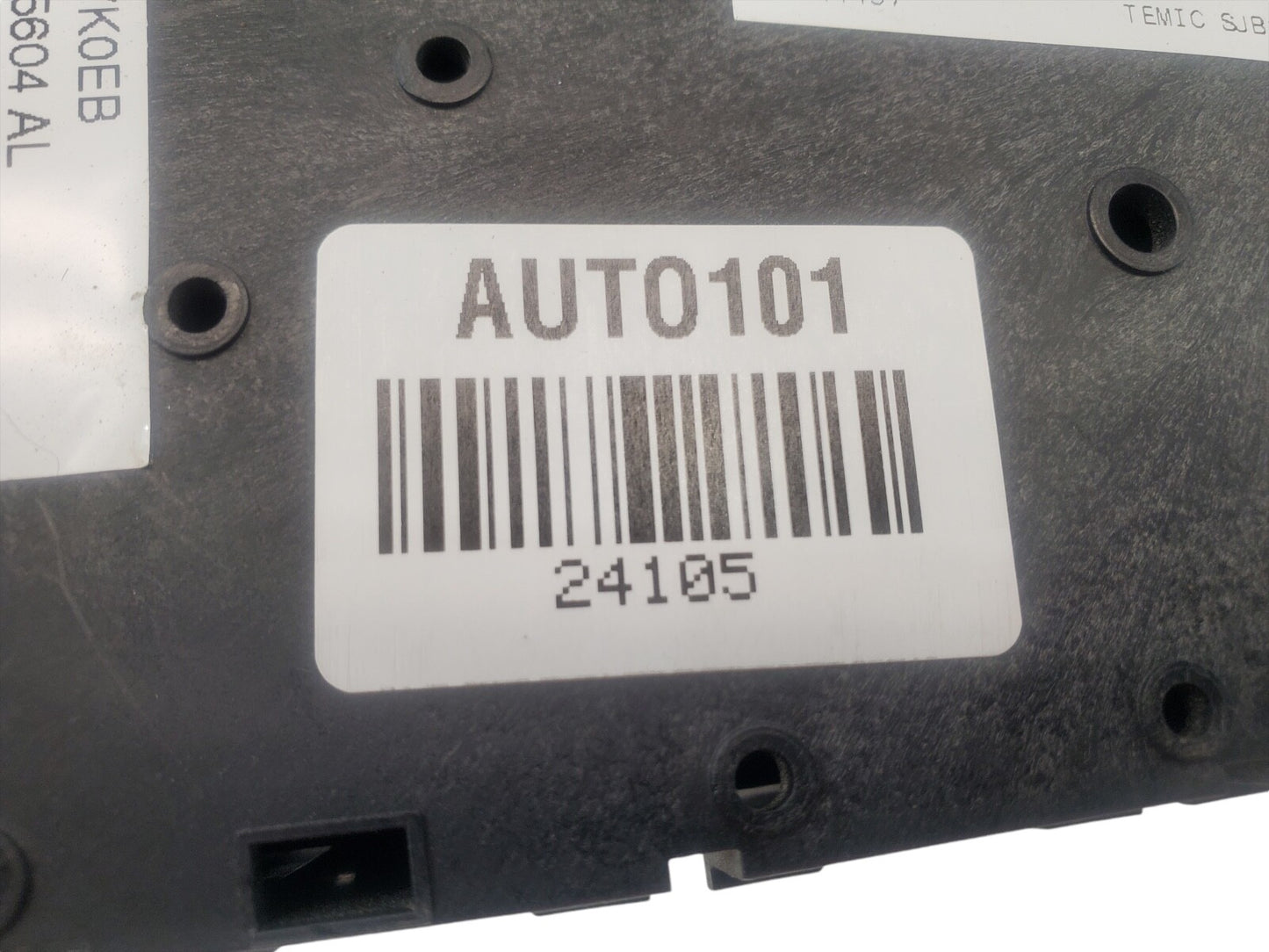 2009 - 2012 Ford Escape Fuse Box Relay Control Module Unit 8L8T-15604-AL OEM !
