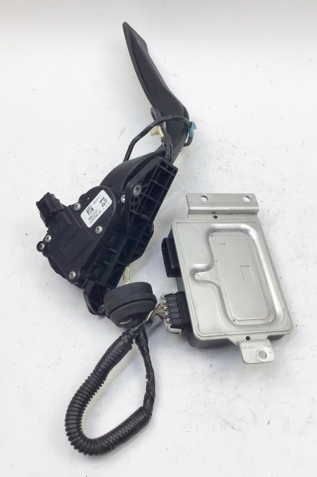 ✅ 06-07 Accelerator gas pedal kit Silverado Escalade Tahoe Yukon Sierra 15107594