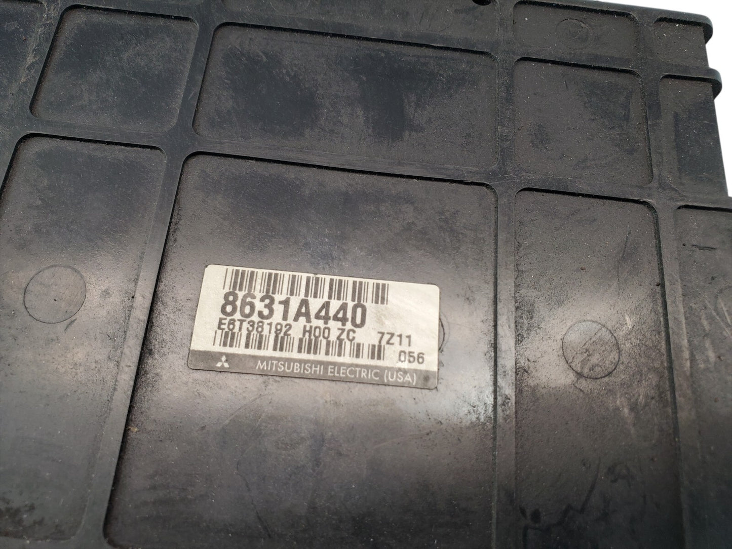 08 Mitsubishi Endeavor 4WD ECU ECM engine control module 8631A440 OEM