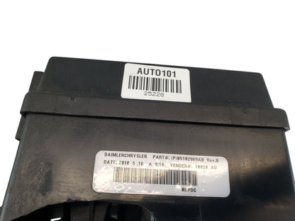 03-05 Caravan Town & Country Fuse Box 05102969AB 04748479AC
