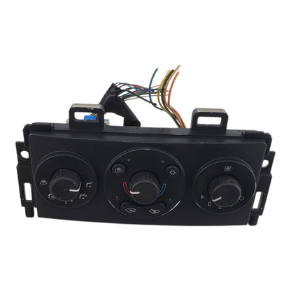 04-07 Chevy Malibu AC Climate Temperature Control Air Conditioner 09384771