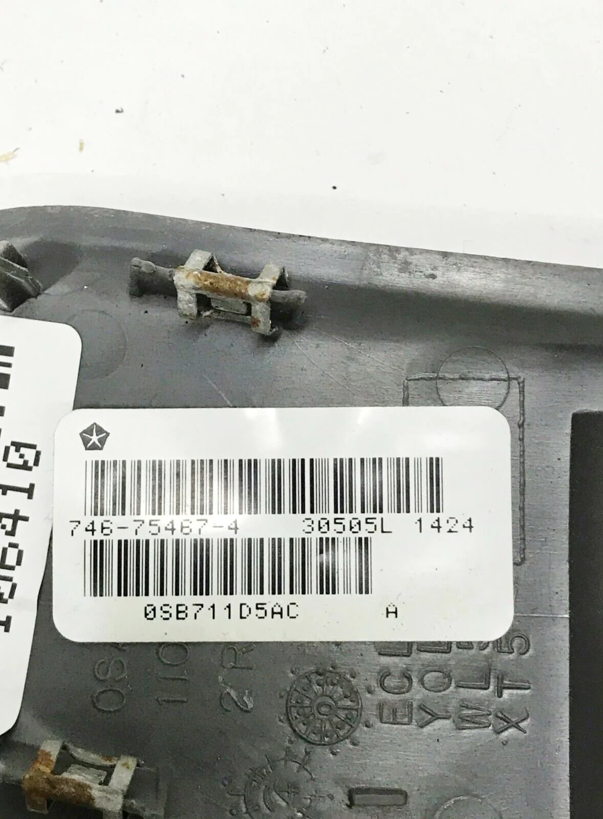 05 CHRYSLER TOWN & COUNTRY FRONT RIGHT DOOR WINDOW SWITCH OEM