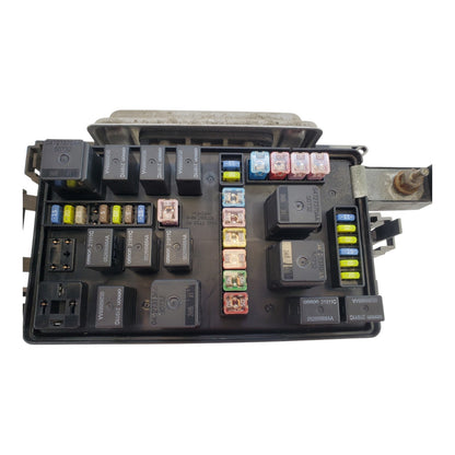 06 2006 CHRYSLER 300C OEM ENGINE BAY FUSE BOX 04692031AJ