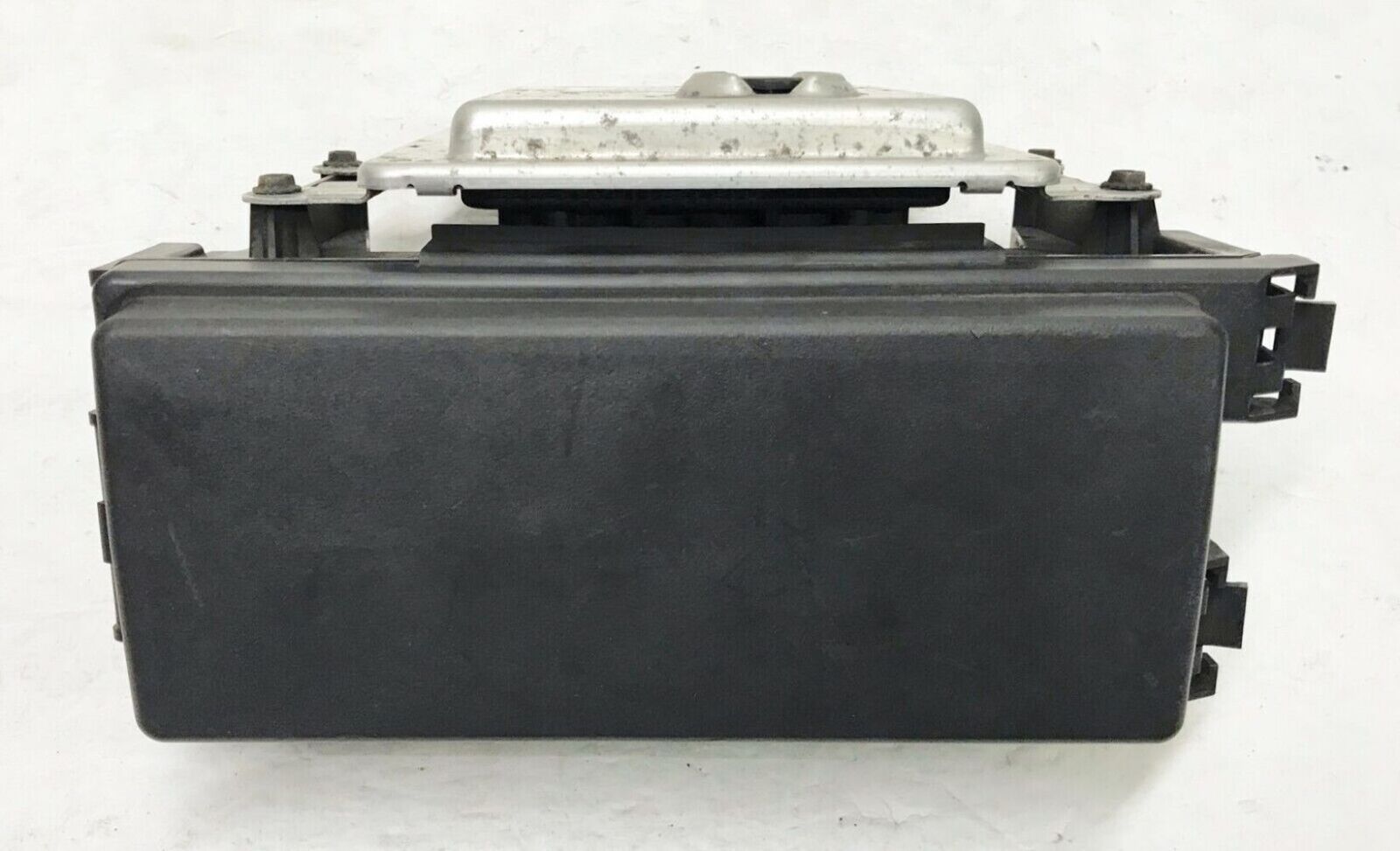 2004-2005 Dodge Durango Fuse Box Relay Unit 56049097AD Module