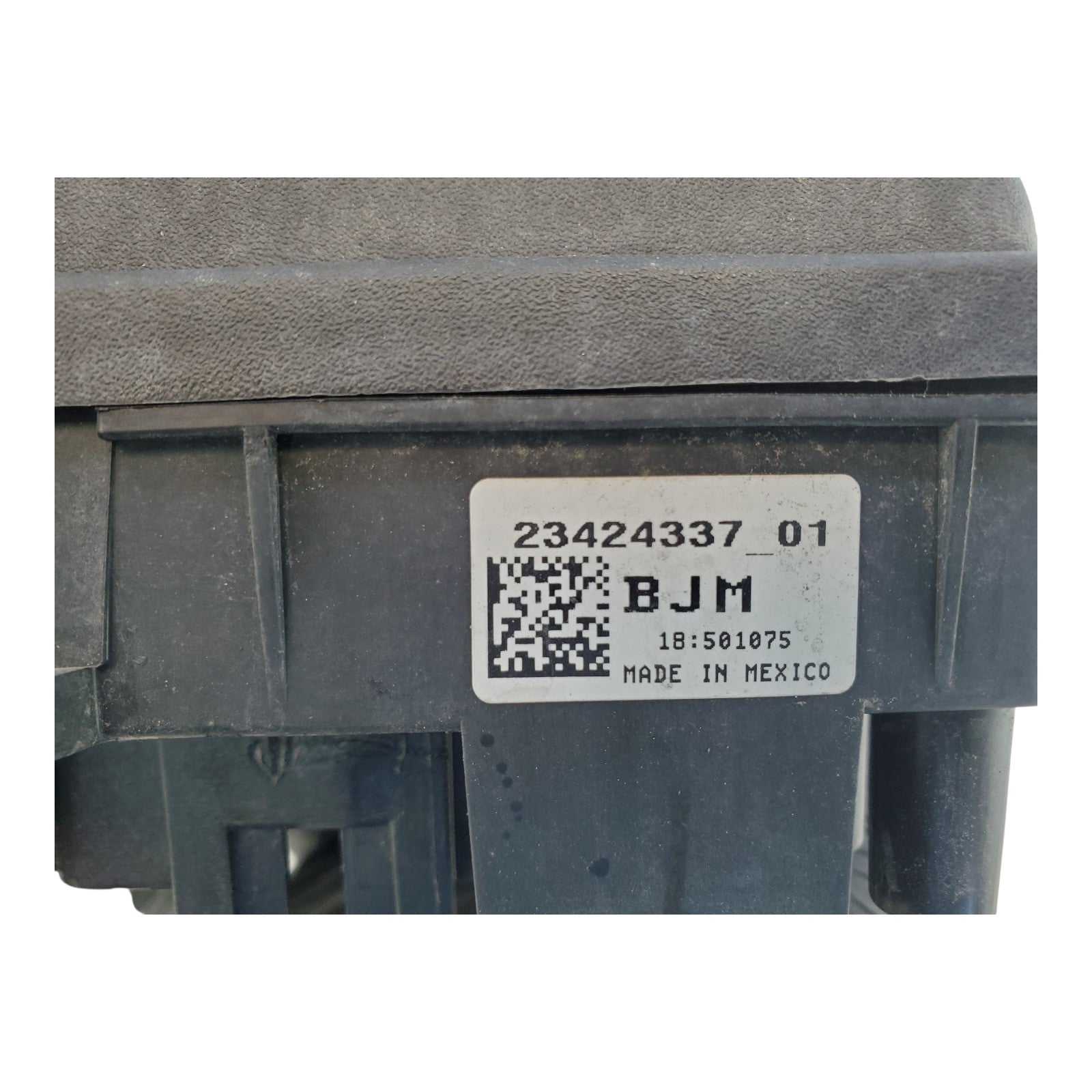 23424337  Chevrolet Malibu 2014-2016 Fuse Box Relay Unit Module BJM
