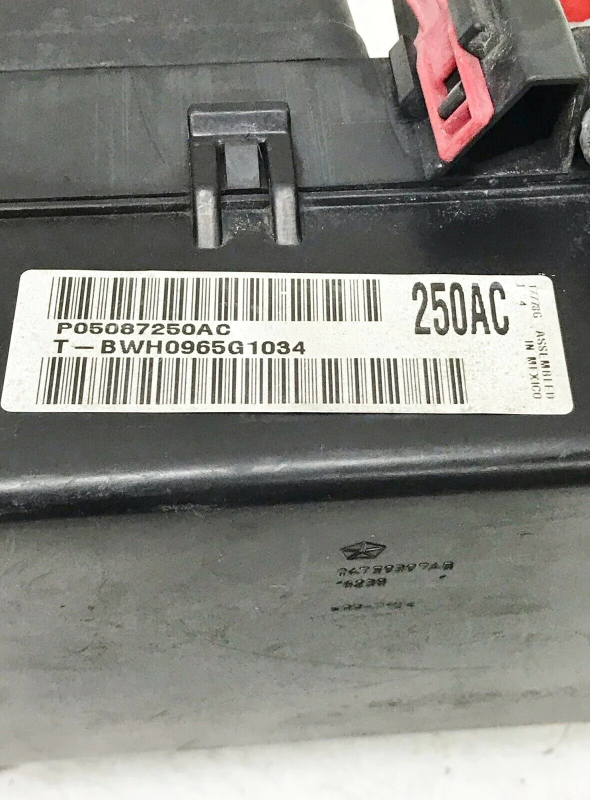06 Chrysler Sebring Dodge Stratus Engine Fuse Relay Junction Box OEM 05087250AC
