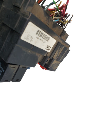 99-06 Chevy Silverado GMC Sierra Suburban Fuse Relay Box 15770992-01