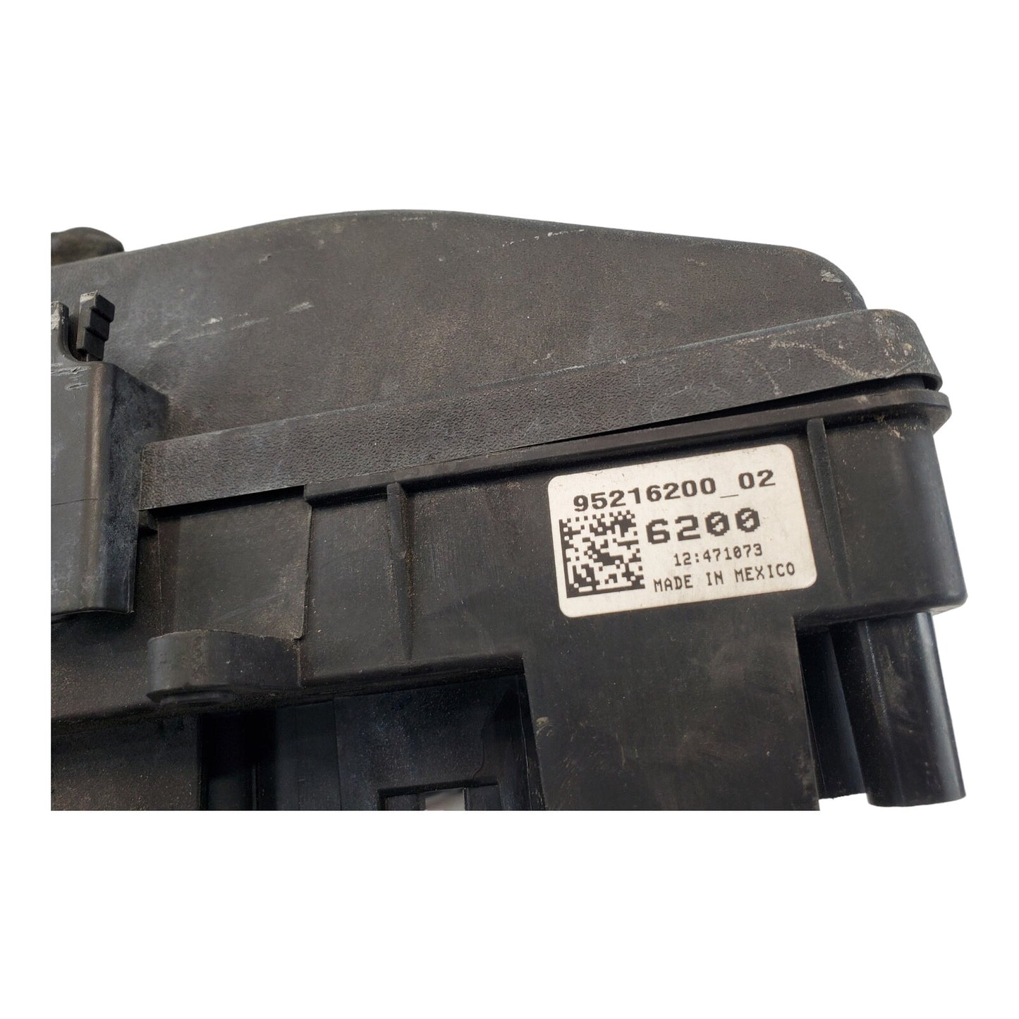 95216200-02 Chevy 2012-14 Cruze Fuse Box Relay Front Engine Bay OEM