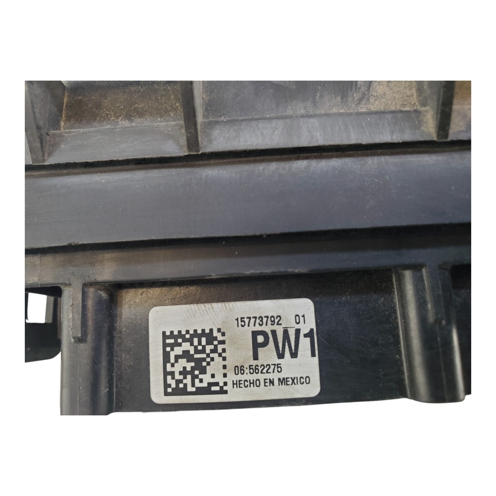 15773792 Buick Allure 2006-2009 V6 Fuse Box Junction Module OEM 2D9 158 B3