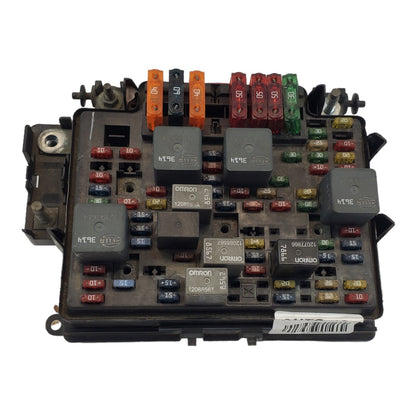 1999 2000 2001 2002 OEM Engine Bay Chevy Silverado Fuse Box Junction 12193645-09