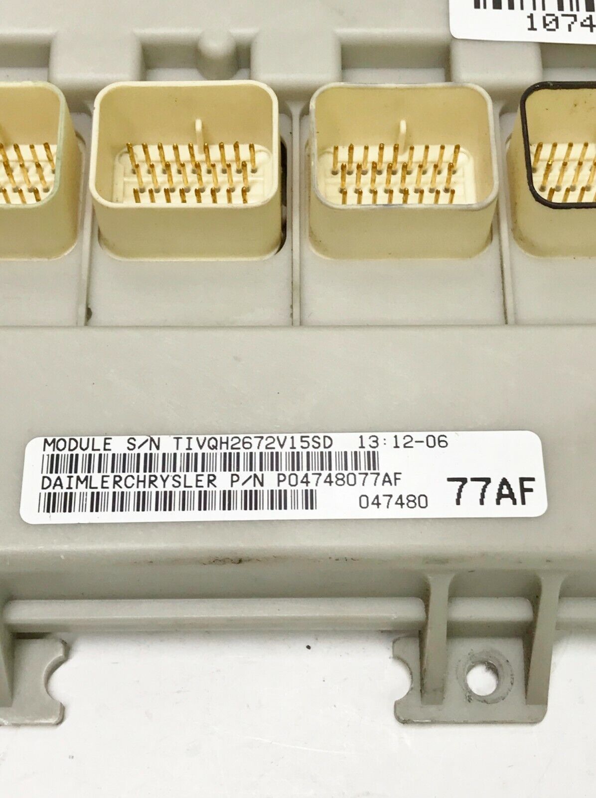 ✅ 03 Town & Country Body Control Module BCM OEM 04748077AF