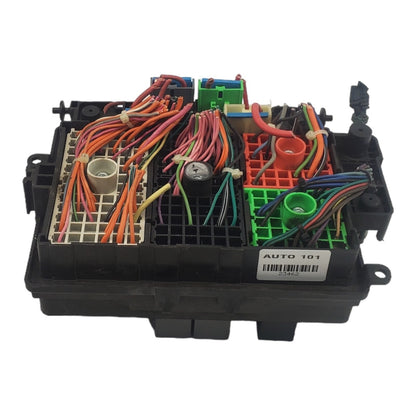03-06 Yukon Suburban Tahoe Escalade Fuse Box 15177119-01