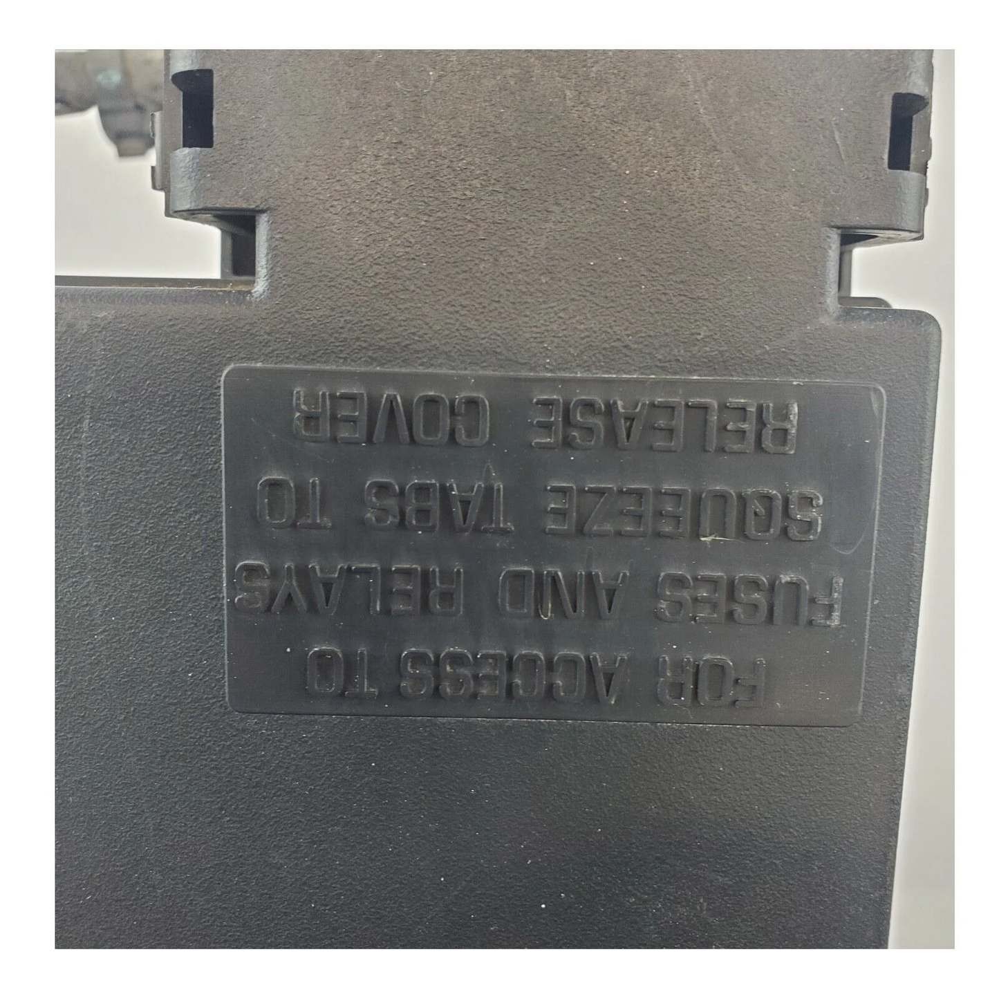  09-10 Jeep Cherokee Engine Fuse Junction Box Relay Chassis OEM 68026383AC