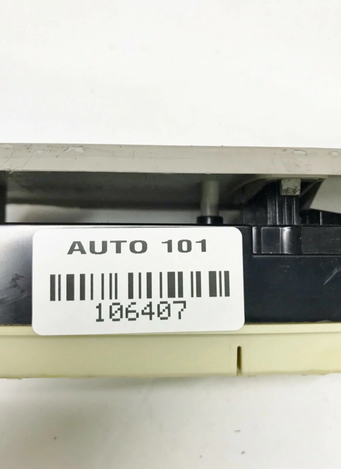 2006-2011 Cadillac DTS OEM RH passenger front window switch 15848180 GM