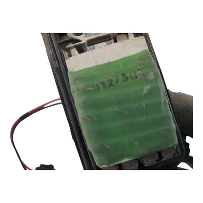 2000-2002 GMC Yukon / XL 1500 / 2500 HVAC Blower Motor Fan Resistor Z939GR01A01