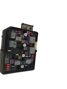 06-13 Chevrolet Impala Fuse Box Junction Module (OEM) 15803180-01