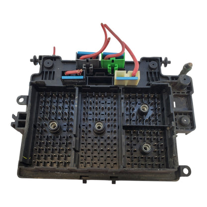 15201930-02 03 04 05 06 Suburban Yukon Engine Fuse Relay Box Junction Block OEM