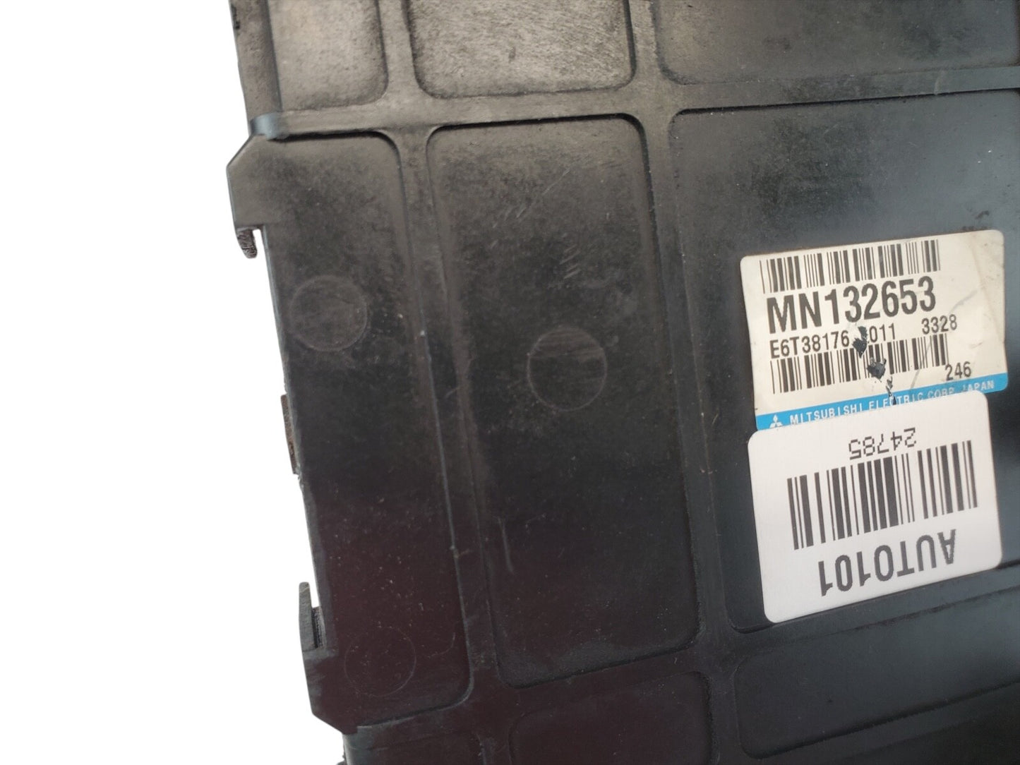04 MITSUBISHI ENDEAVOR Engine Control Module ECM Computer MN132653