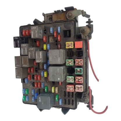 03-06 Chevrolet Silverado 1500 2500 Engine Fuse Box OEM 15201928-02