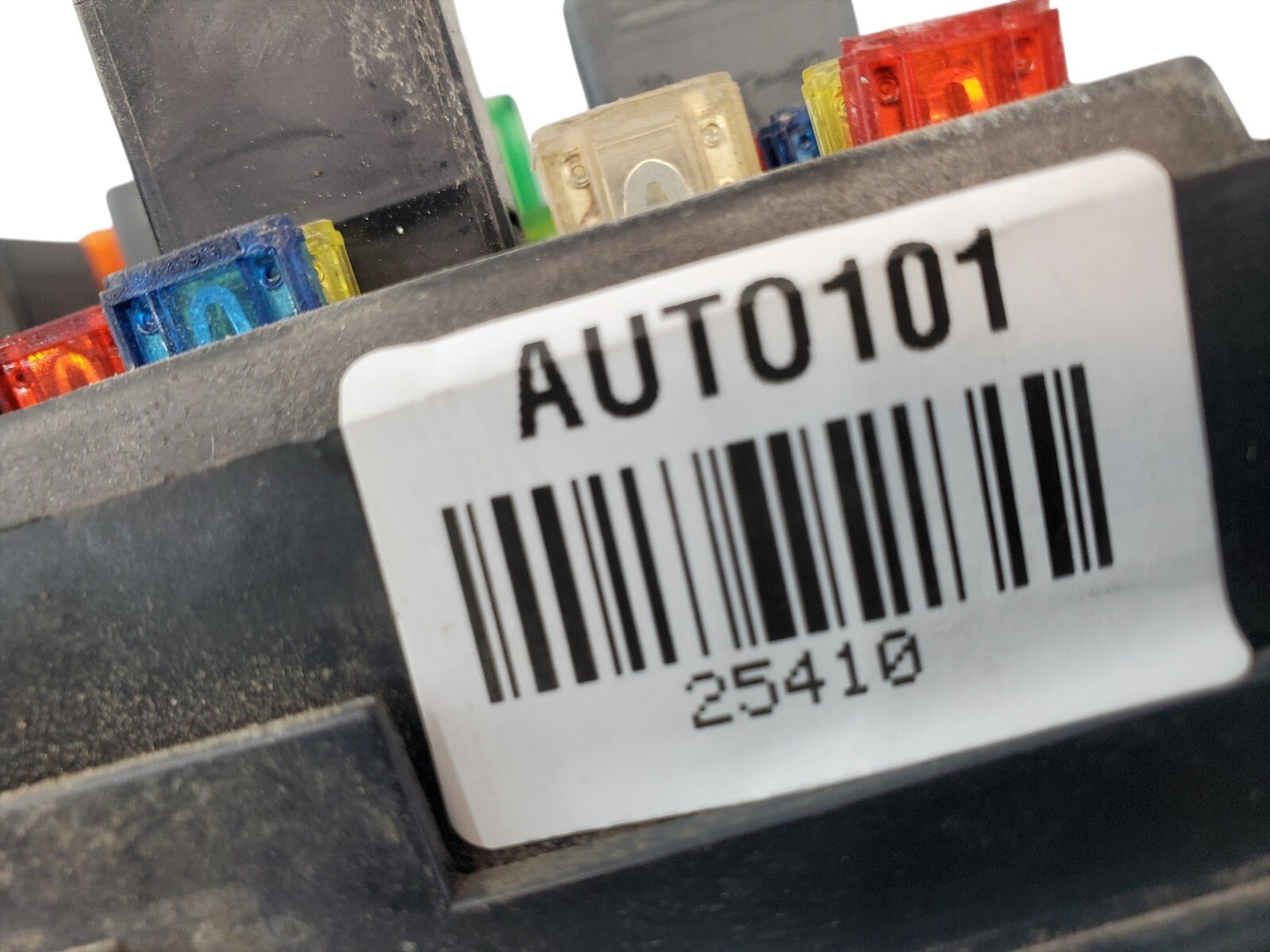 99-02 GMC Suburban Tahoe Silverdo Fuse Box Junction OEM 12193645-09