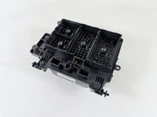 2000-2002 Chevy Silverado GMC Sierra 6.0L Fuse Box Relay Junction Block 15328806