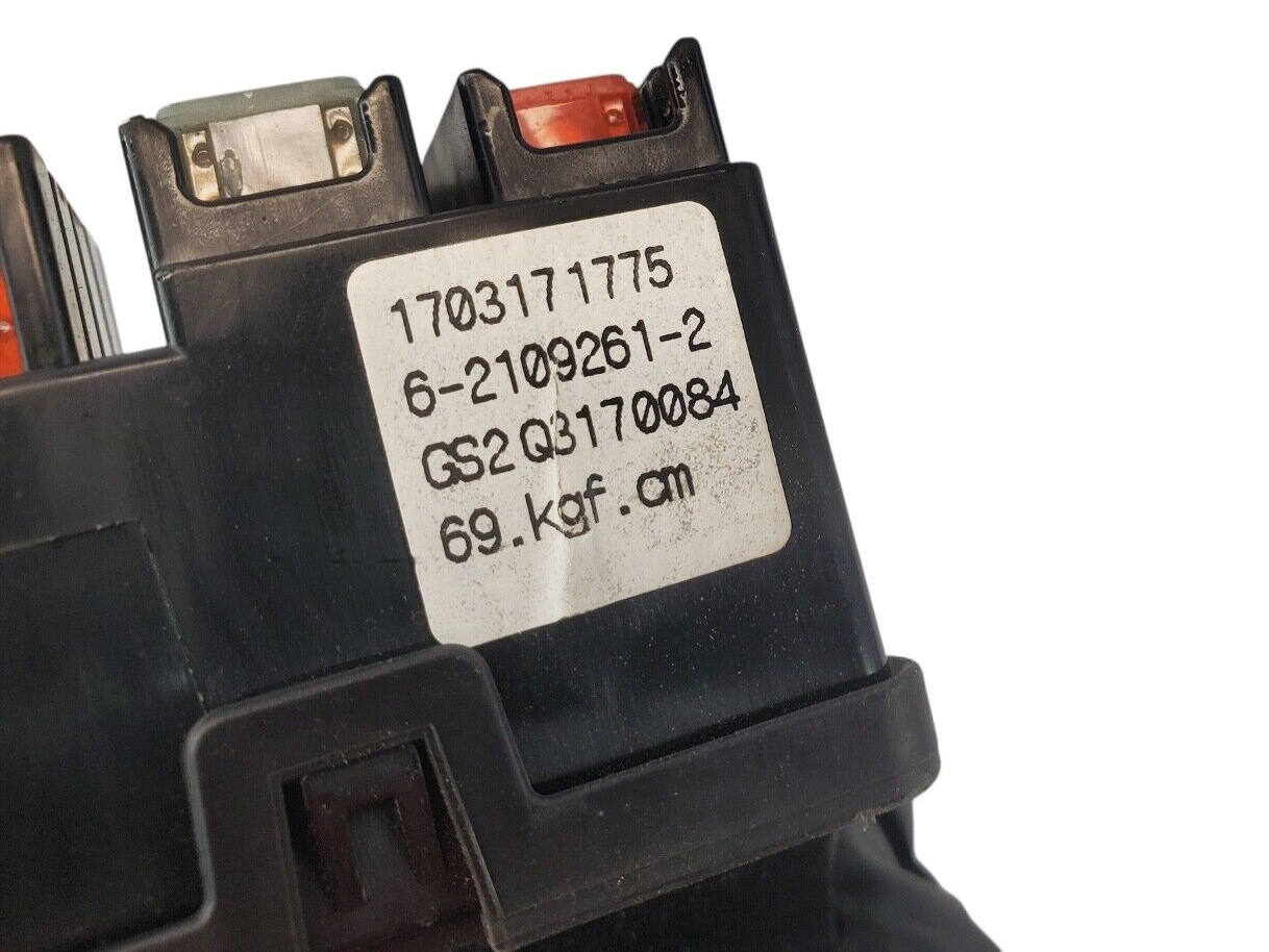 17-20 Buick Encore Cabin Fuse Relay Junction Box 6-2109261-2 OEM