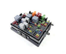 2000-2002 Chevy Silverado GMC Sierra 6.0L Fuse Box Relay Junction Block 15328806